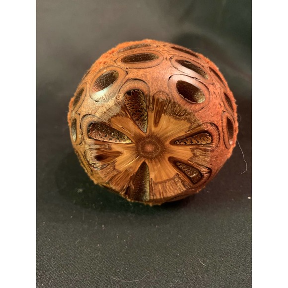 Vase - small - Banksia Nut - Picture 6 of 8